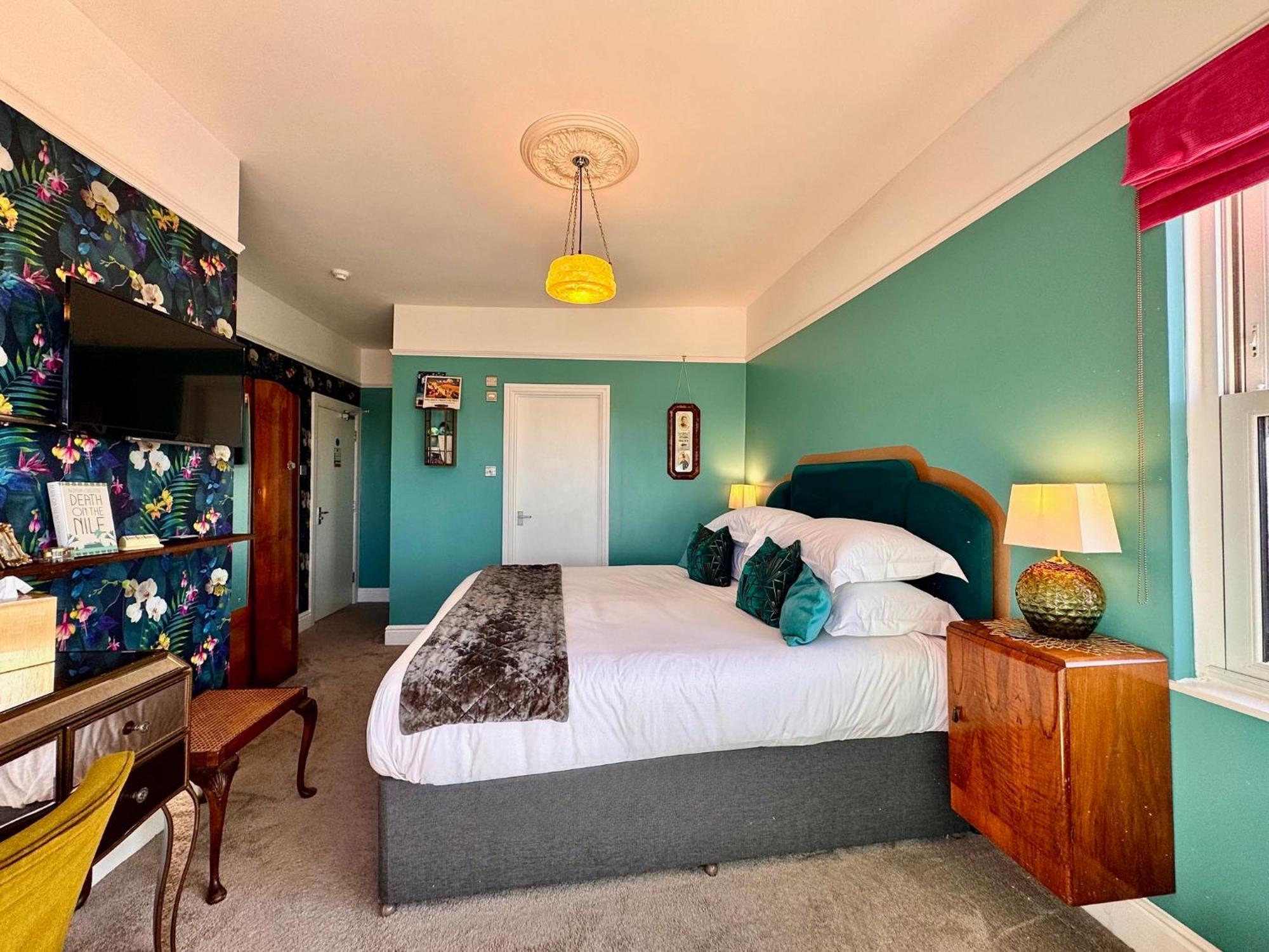 Brightham House - Exclusively For Adults Bed & Breakfast