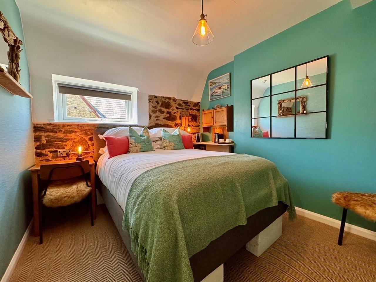 Brightham House - Exclusively For Adults